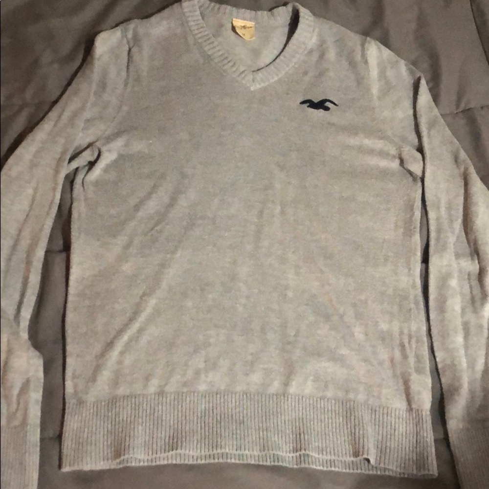 Super soft hollister sweater - Picture 2 of 2
